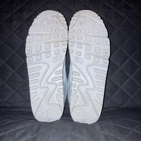 ❗️Nike Airmax 90 “Triple Grey”❗️ - Picture 4 of 7